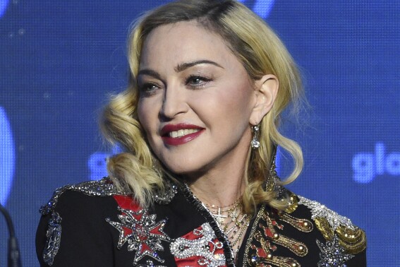 Madonna 10 minute 2025 arms